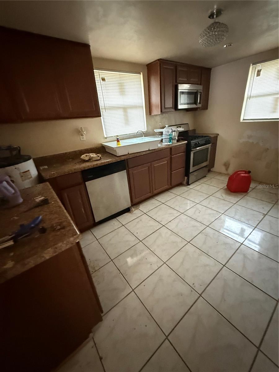 240 Washington Pl Property Photo 6