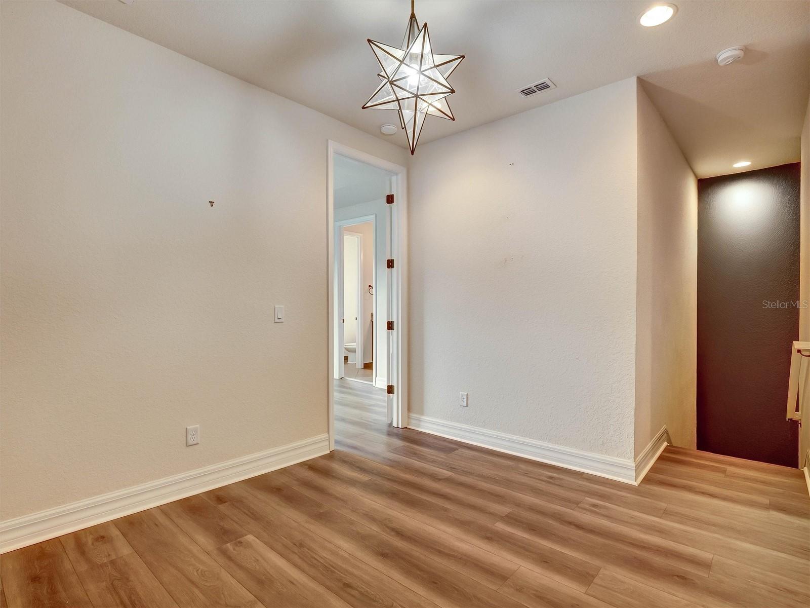 9986 Eagle Creek Center Blvd Property Photo 13