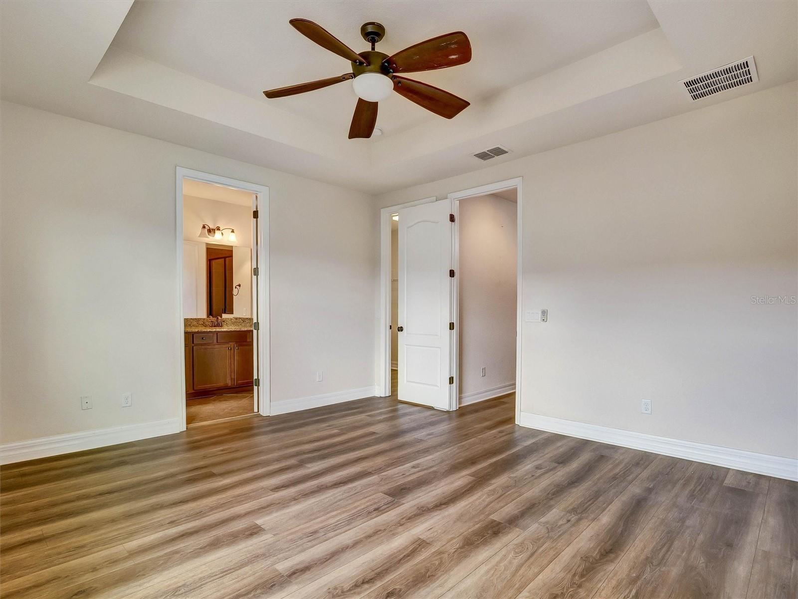 9986 Eagle Creek Center Blvd Property Photo 16
