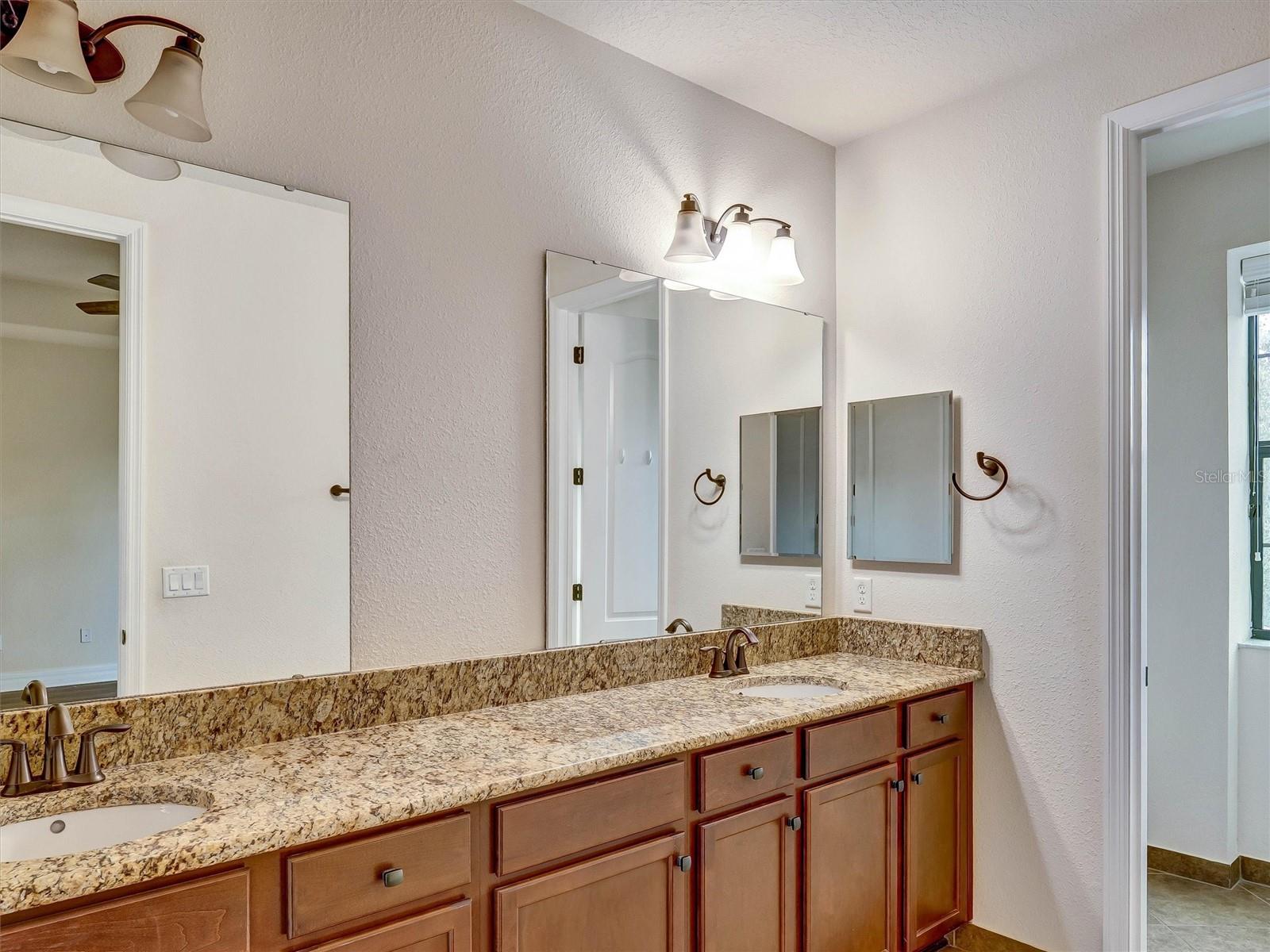 9986 Eagle Creek Center Blvd Property Photo 26