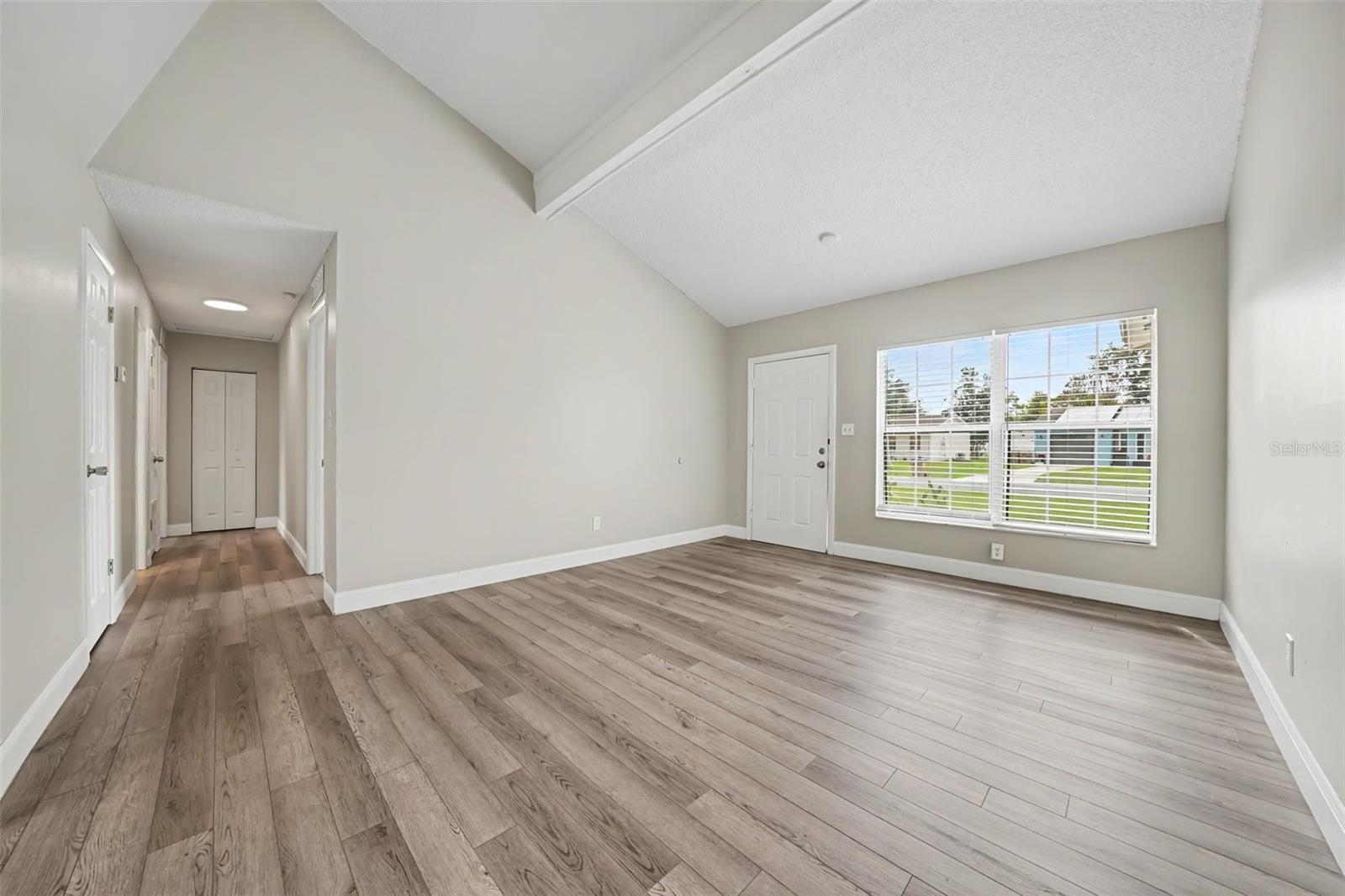 117 Snapdragon Ct Property Photo 3