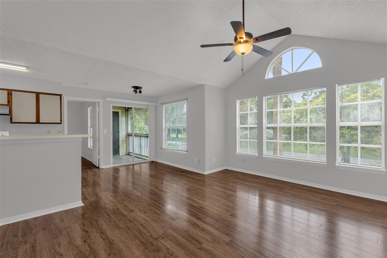 1089 S Hiawassee Rd #324 Property Photo 5
