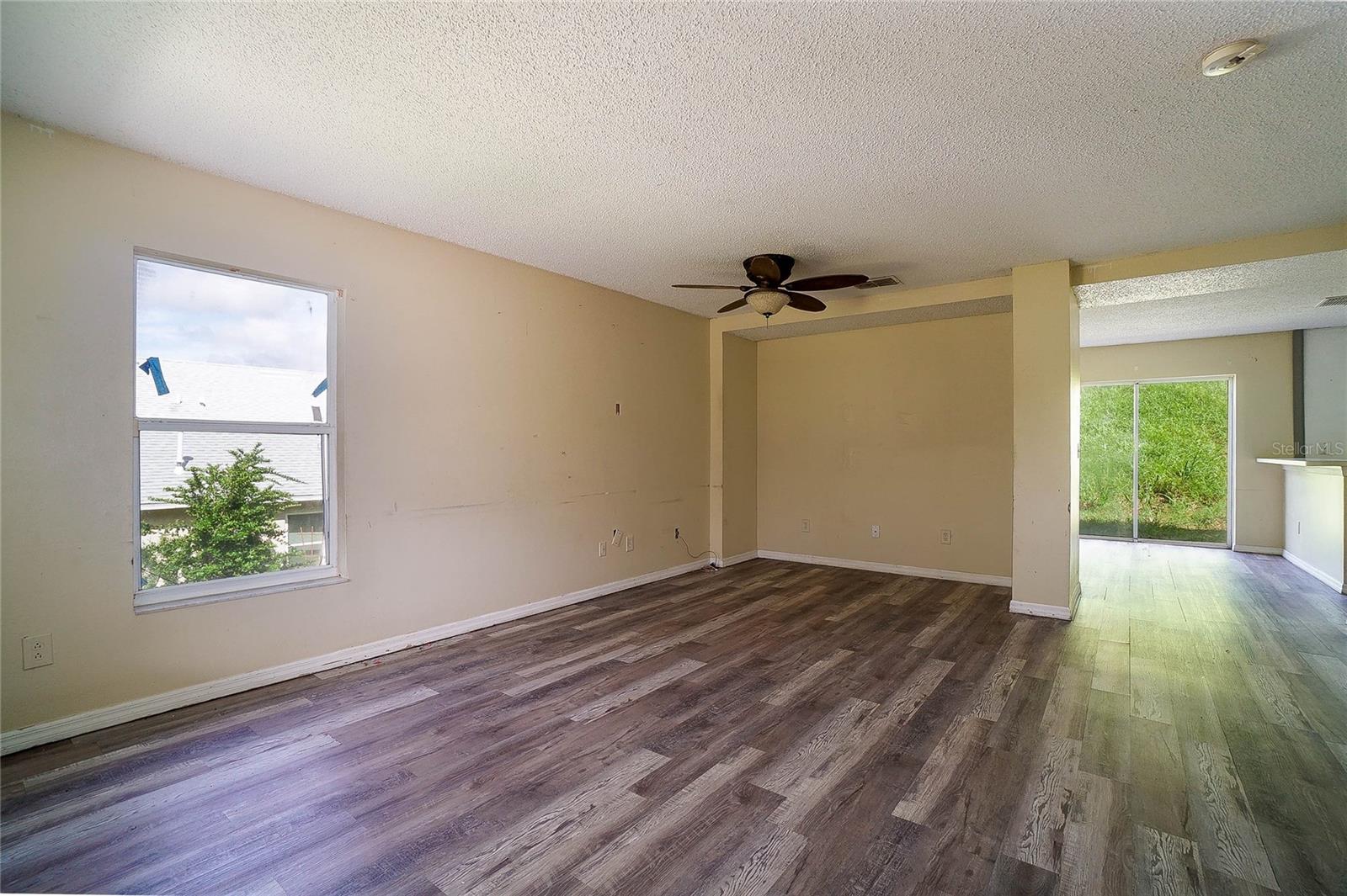 1542 Nightfall Dr Property Photo 4