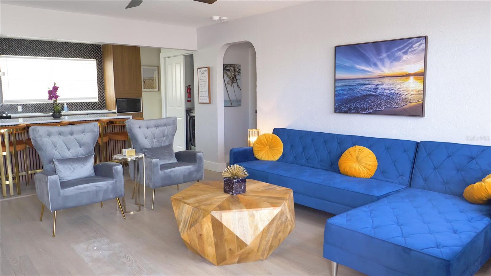 O6439964 Property Photo 2