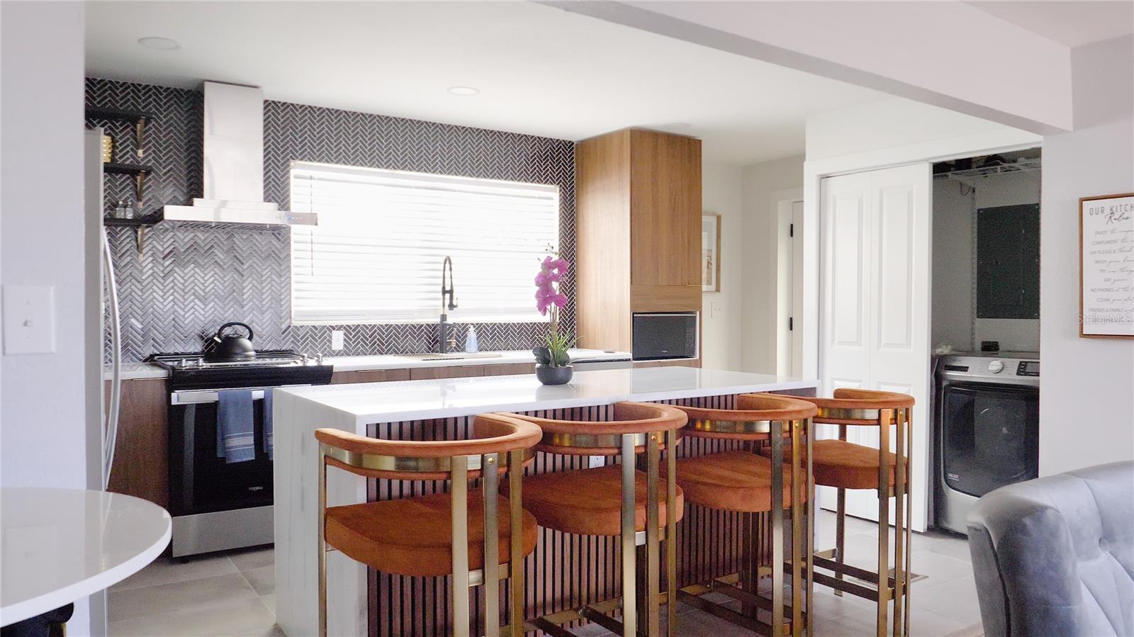 O6439964 Property Photo 13