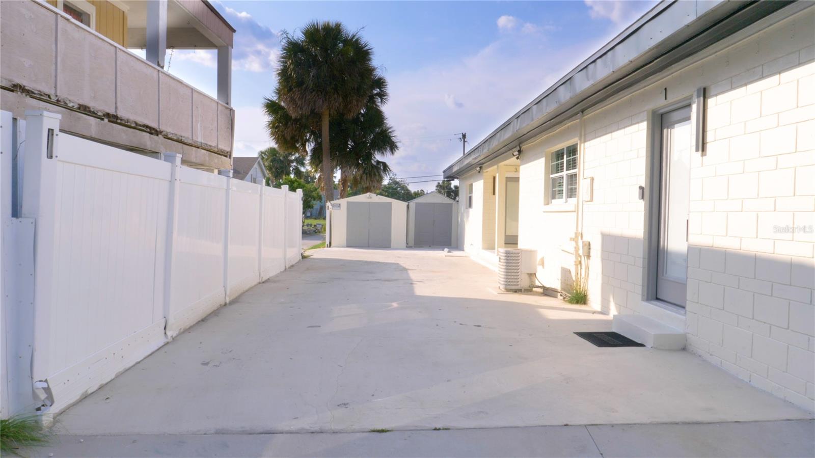 O6439964 Property Photo 21