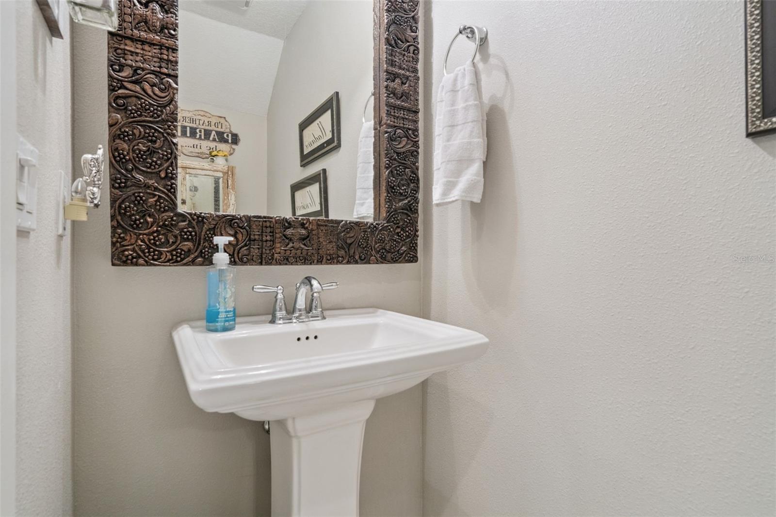 1373 Kiawah St Property Photo 21