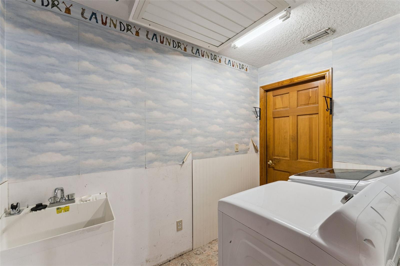 1153 Feather Dr Property Photo 36