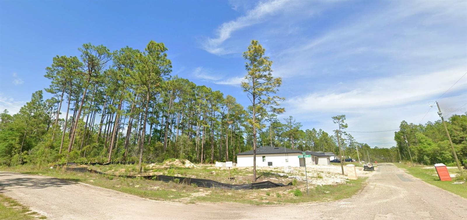 1127 W Cary Dr Property Photo 1