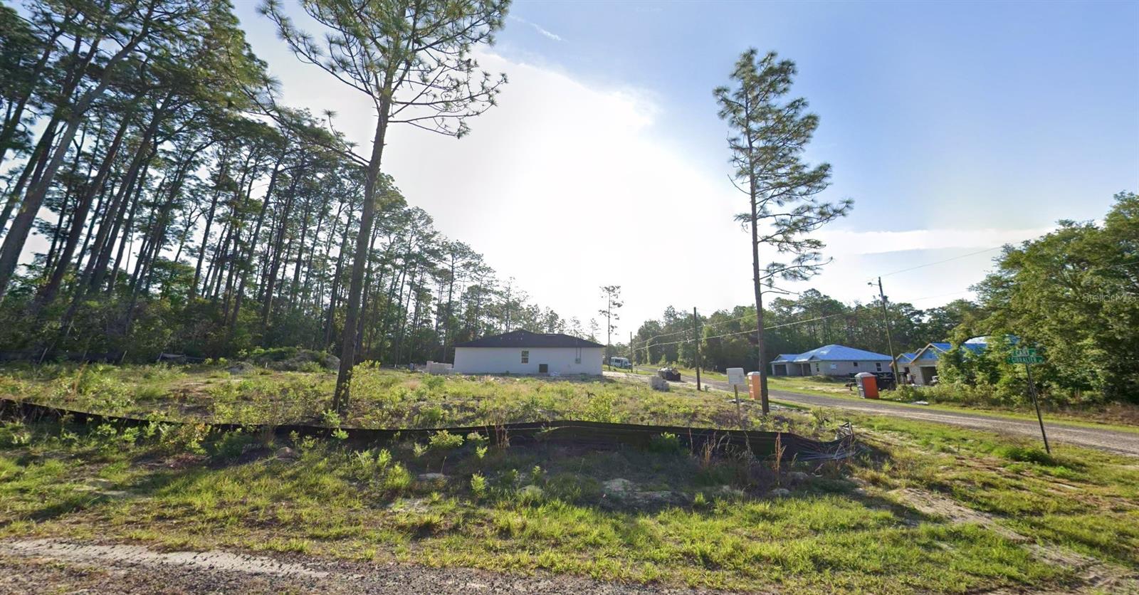 1127 W Cary Dr Property Photo 3