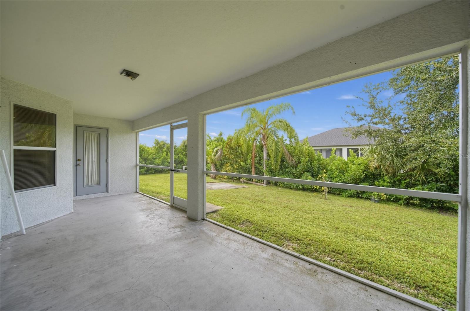2019 Wanda Ave N Property Photo 3