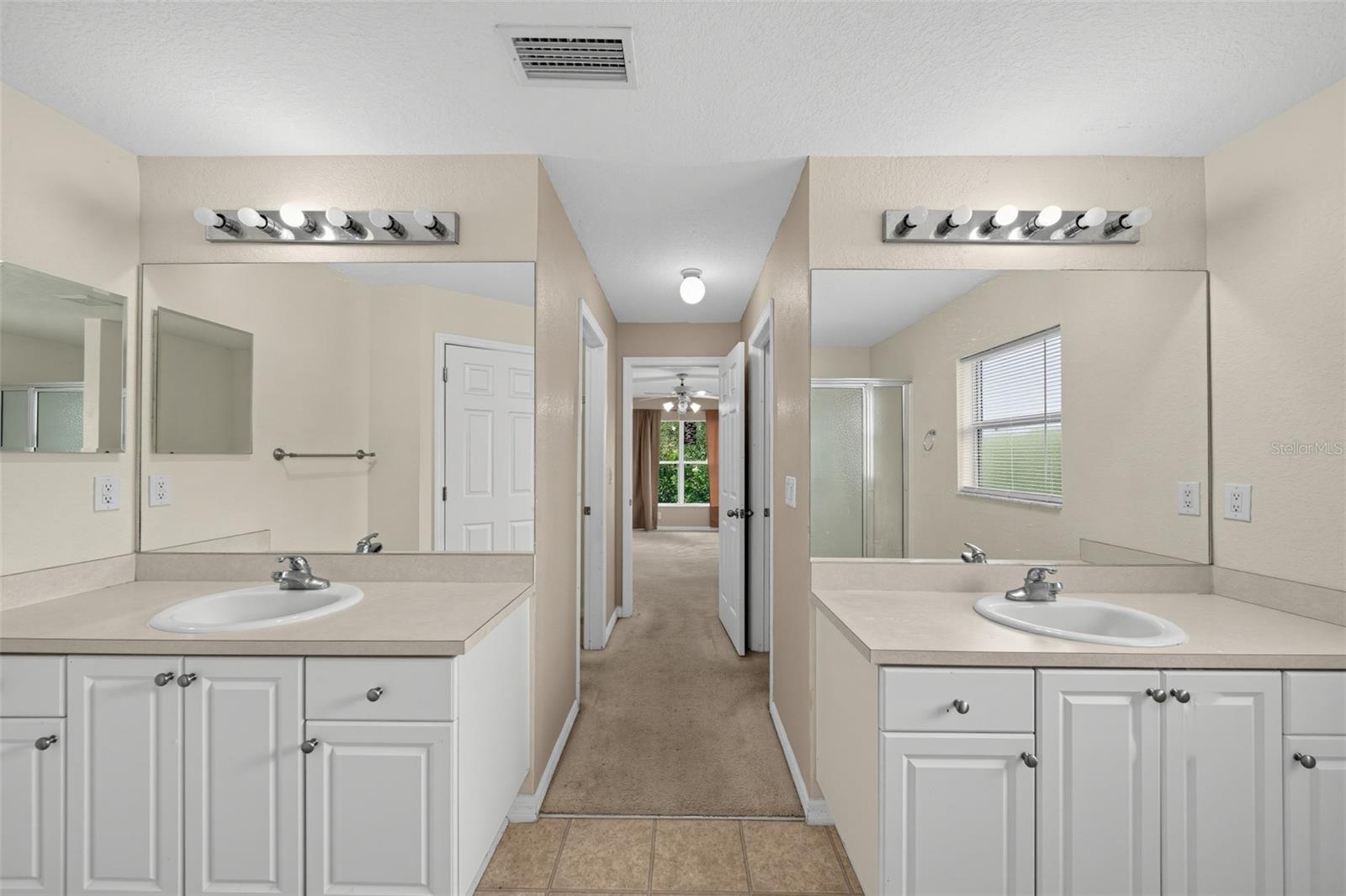 2019 Wanda Ave N Property Photo 17