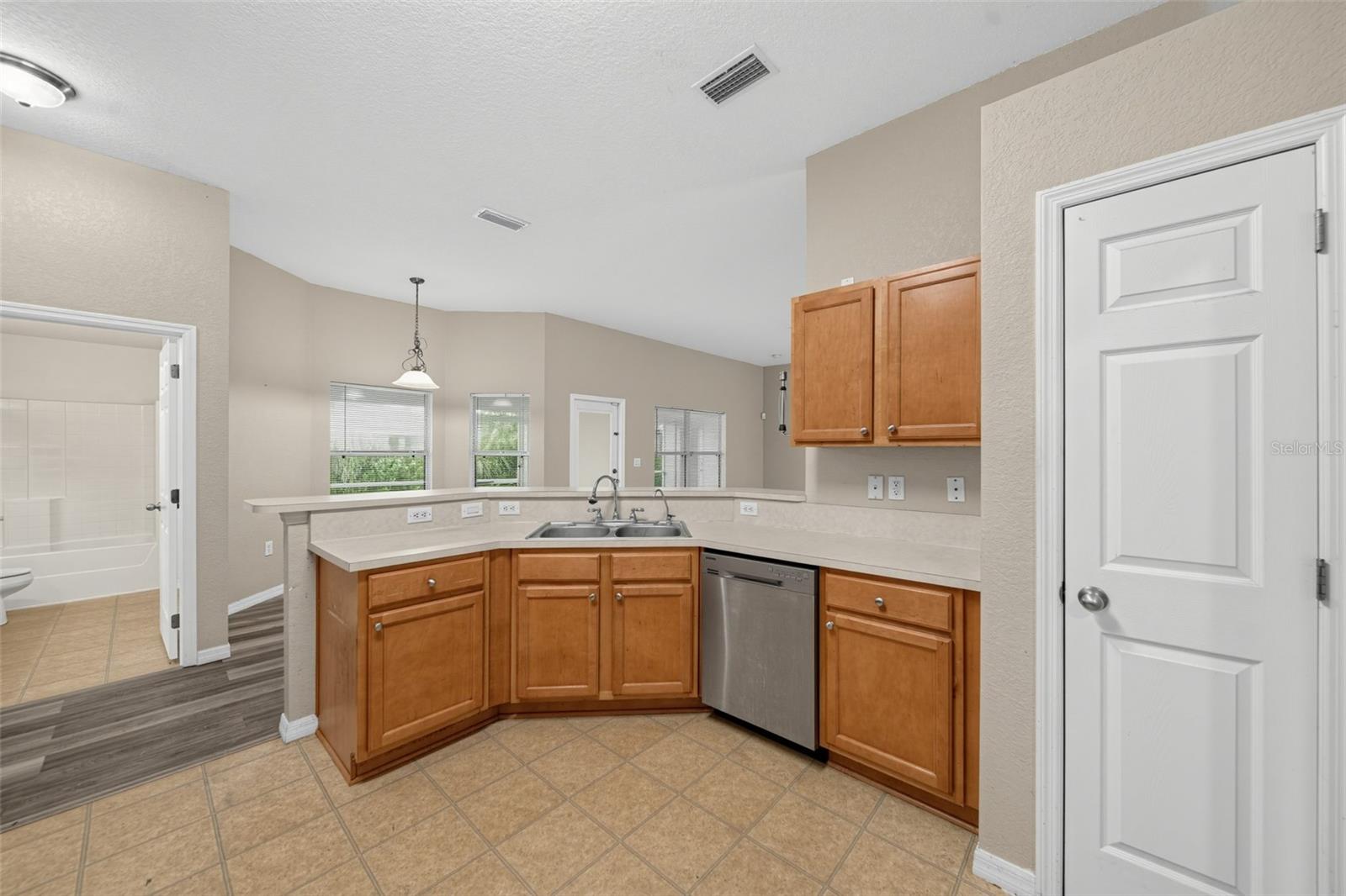 2019 Wanda Ave N Property Photo 24