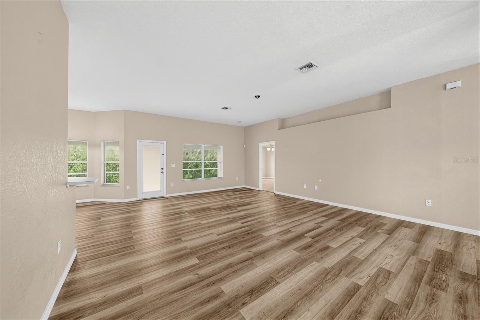 2019 Wanda Ave N Property Photo 25