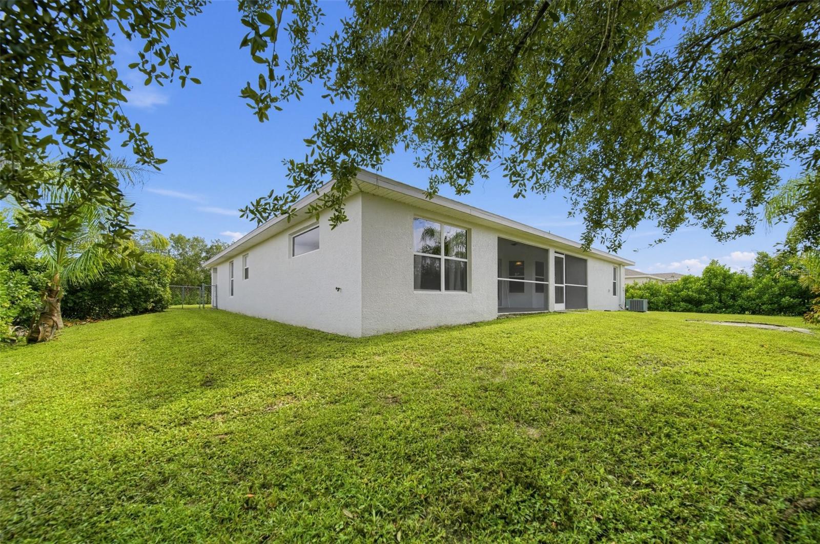 2019 Wanda Ave N Property Photo 29