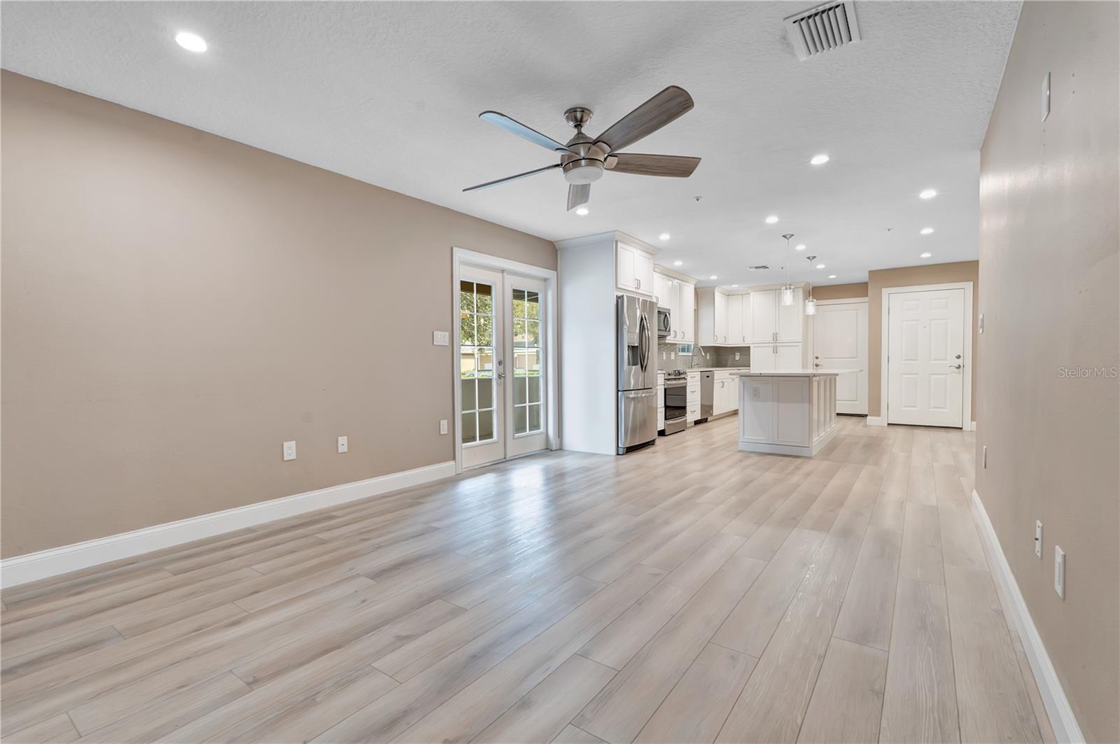 668 Post Oak Cir #116 Property Photo 5