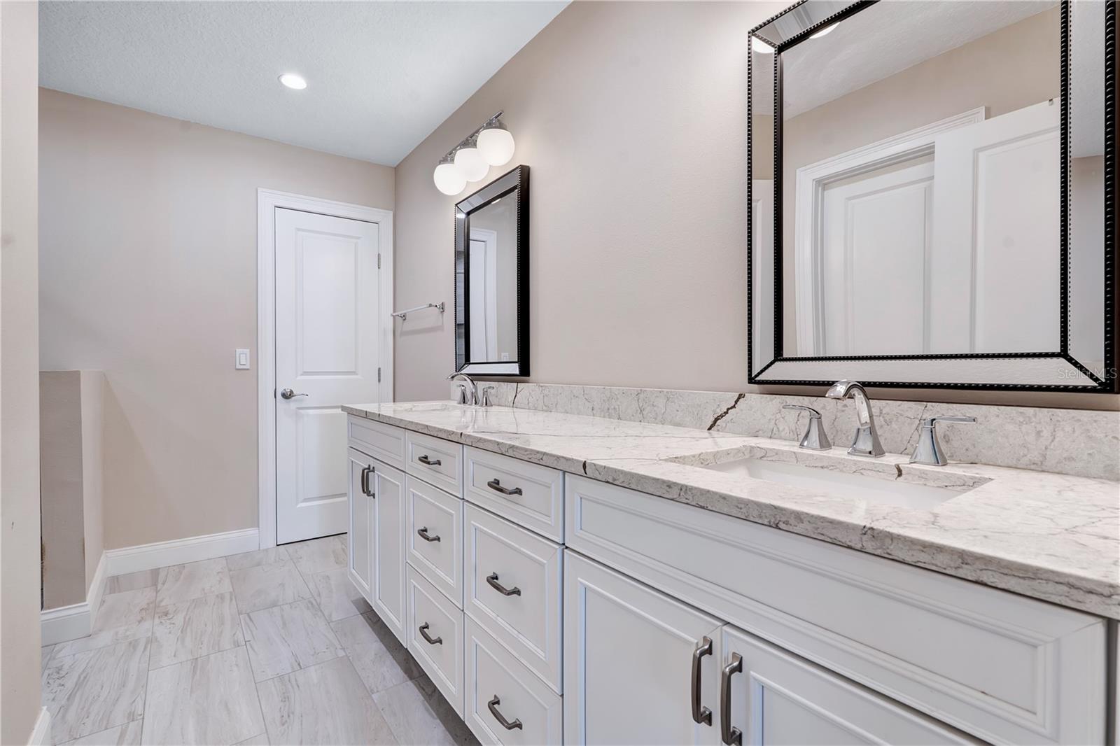 668 Post Oak Cir #116 Property Photo 10
