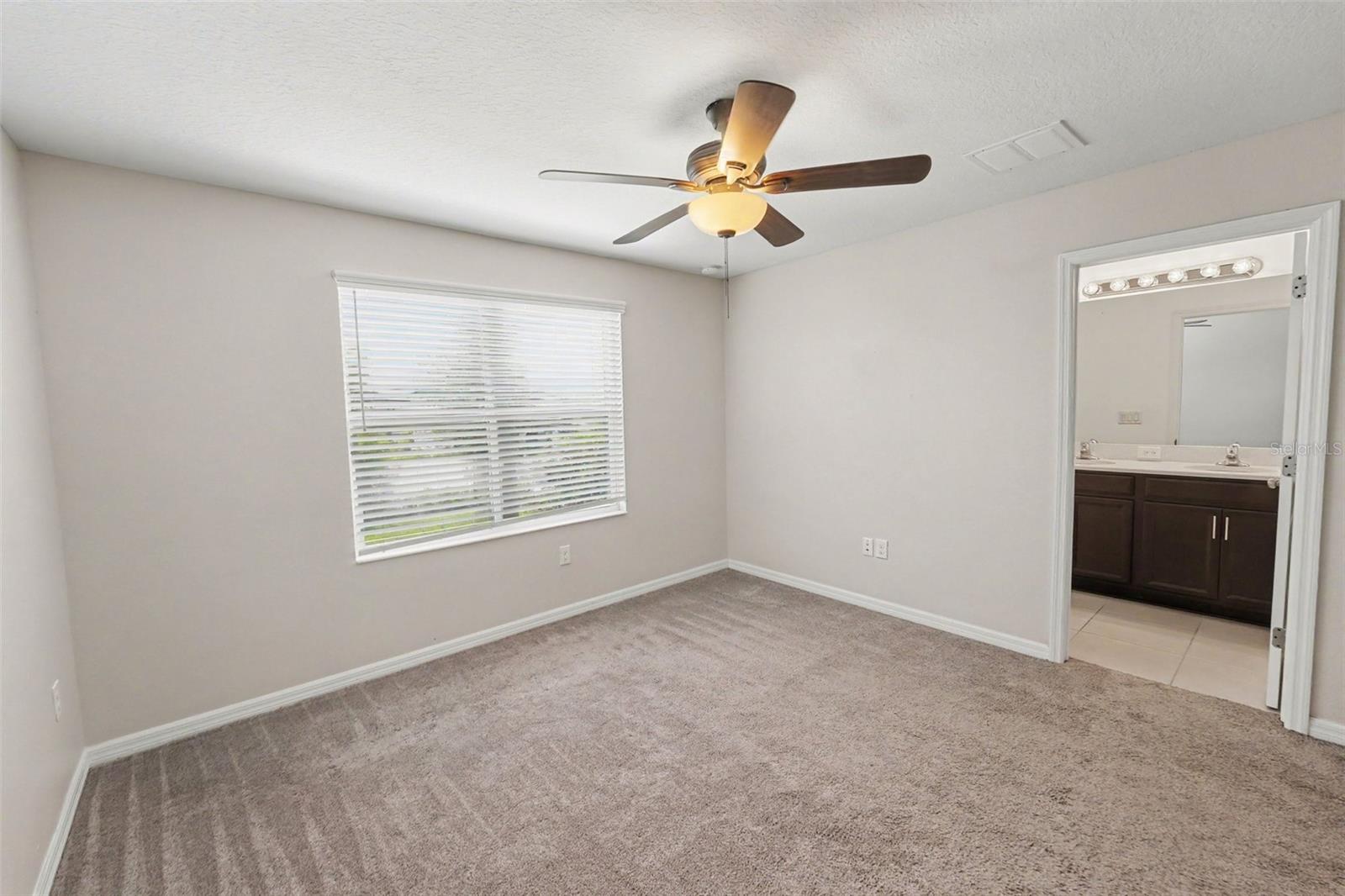 6116 Willowside St Property Photo 8
