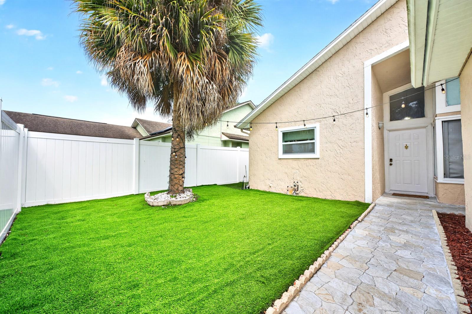 9905 Dean Acre Dr Property Photo 3