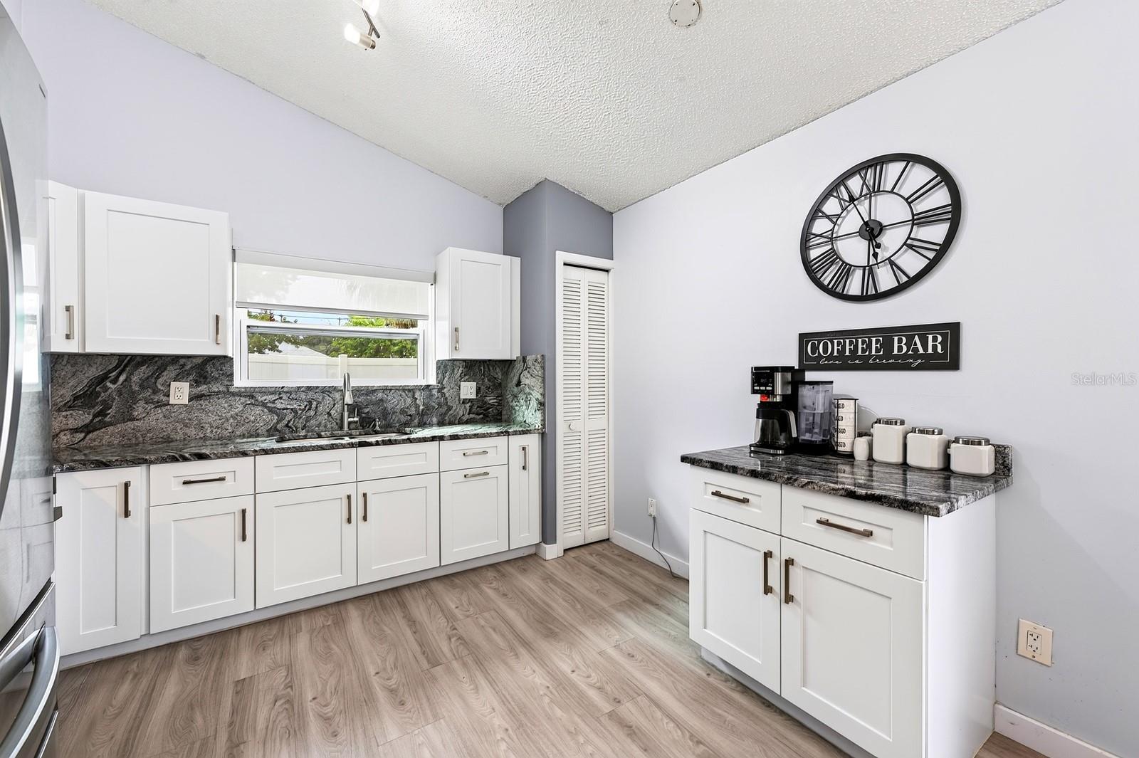 9905 Dean Acre Dr Property Photo 12