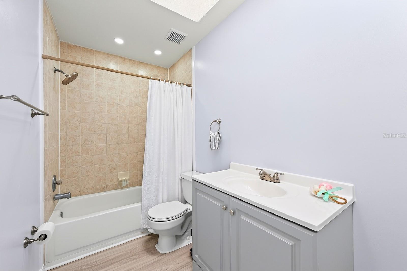 9905 Dean Acre Dr Property Photo 17
