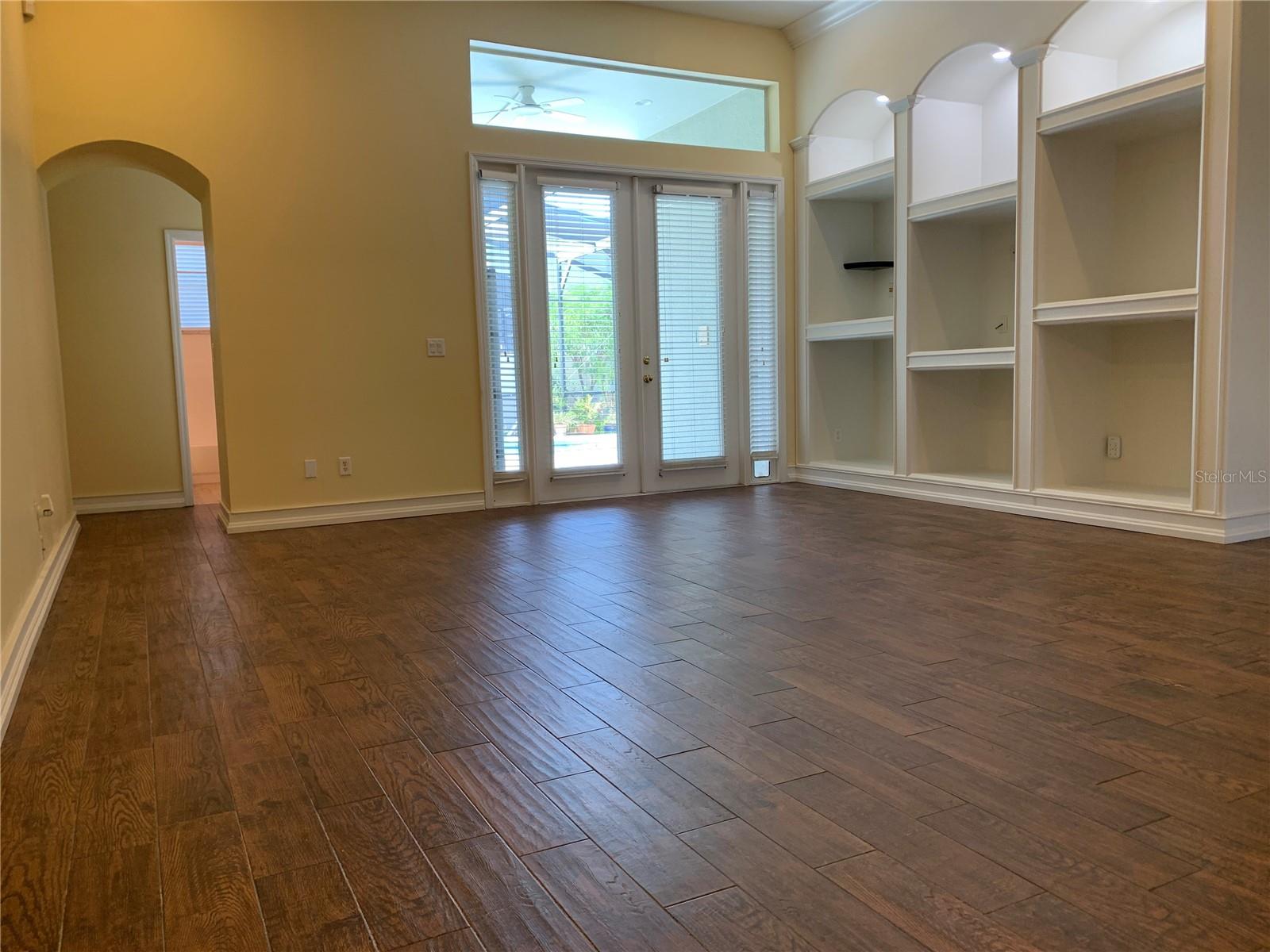 6738 Vista Park Blvd Property Photo 8