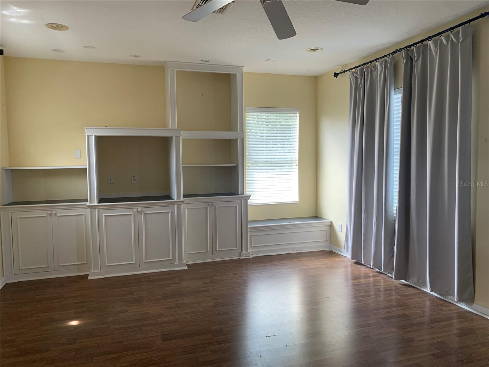 6738 Vista Park Blvd Property Photo 23