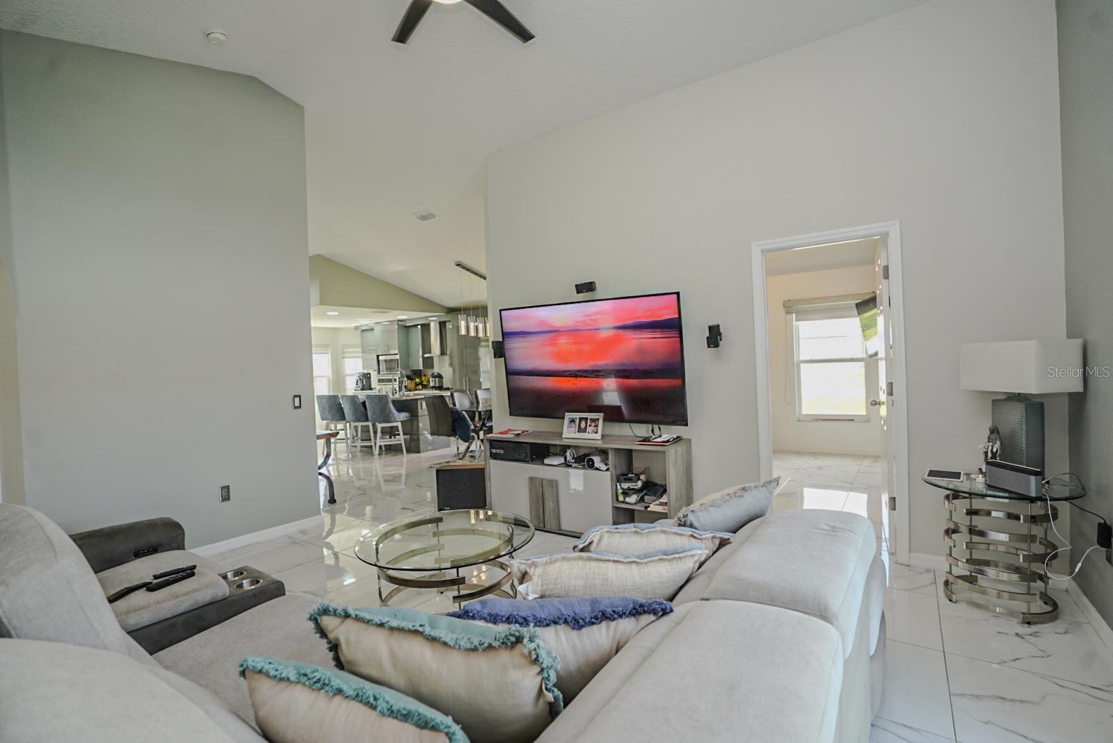 550 Fox Loop Property Photo 4