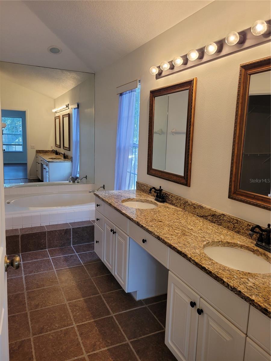 921 Beresford Way Property Photo 14