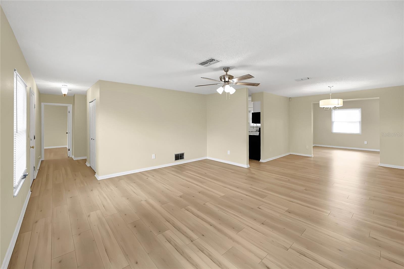 481 Emerald Rd Property Photo 5