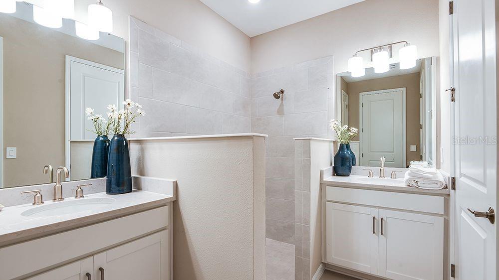 5697 Seagrape Ln Property Photo 4