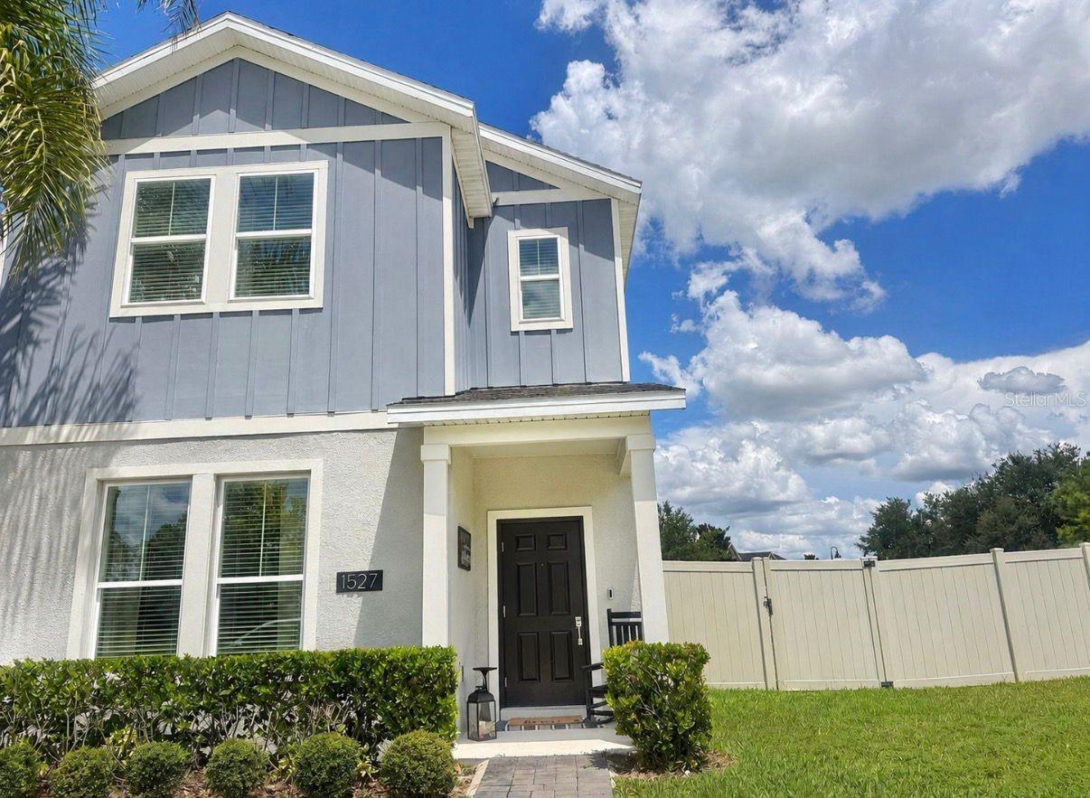 1527 Viscaya Cove Blvd Property Photo 1