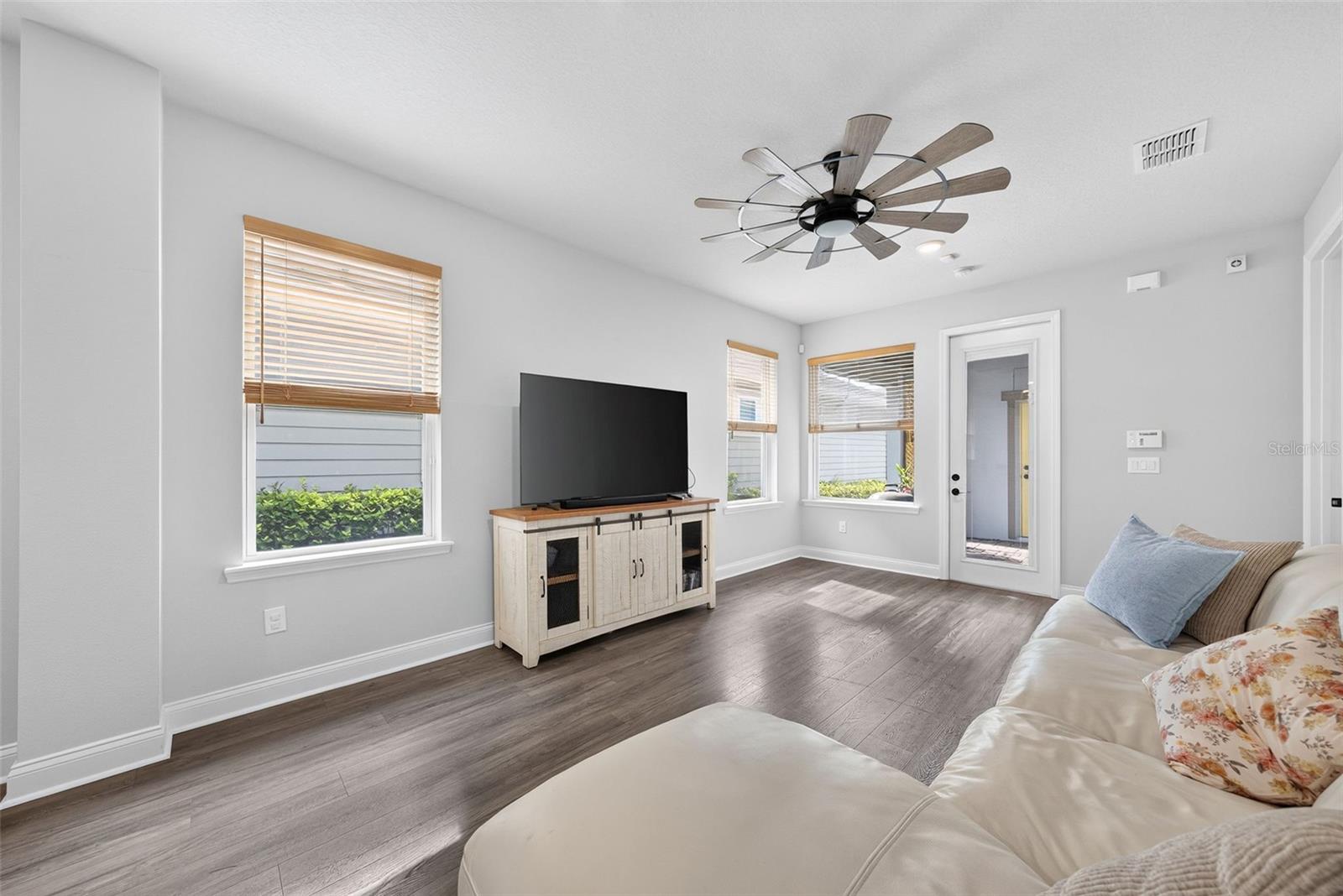 6939 Higgs Aly Property Photo 14