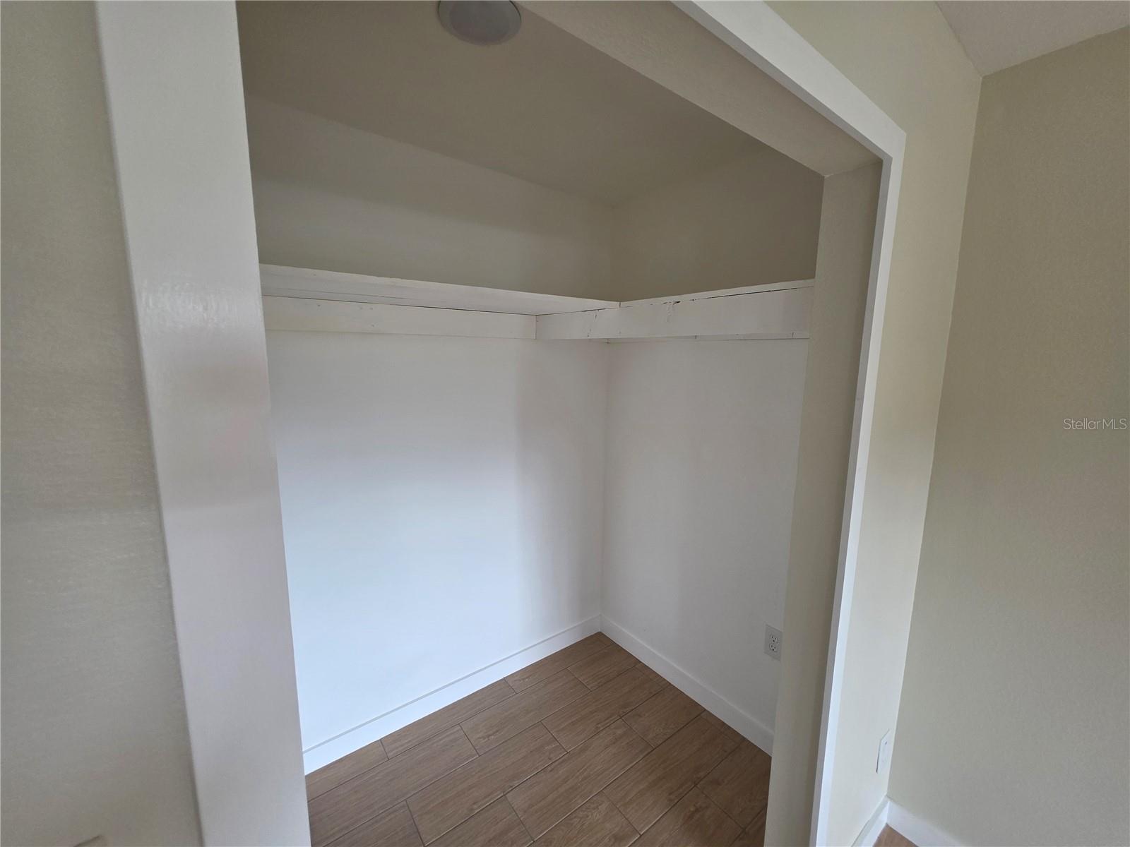 217 S Oak Ave Property Photo 10