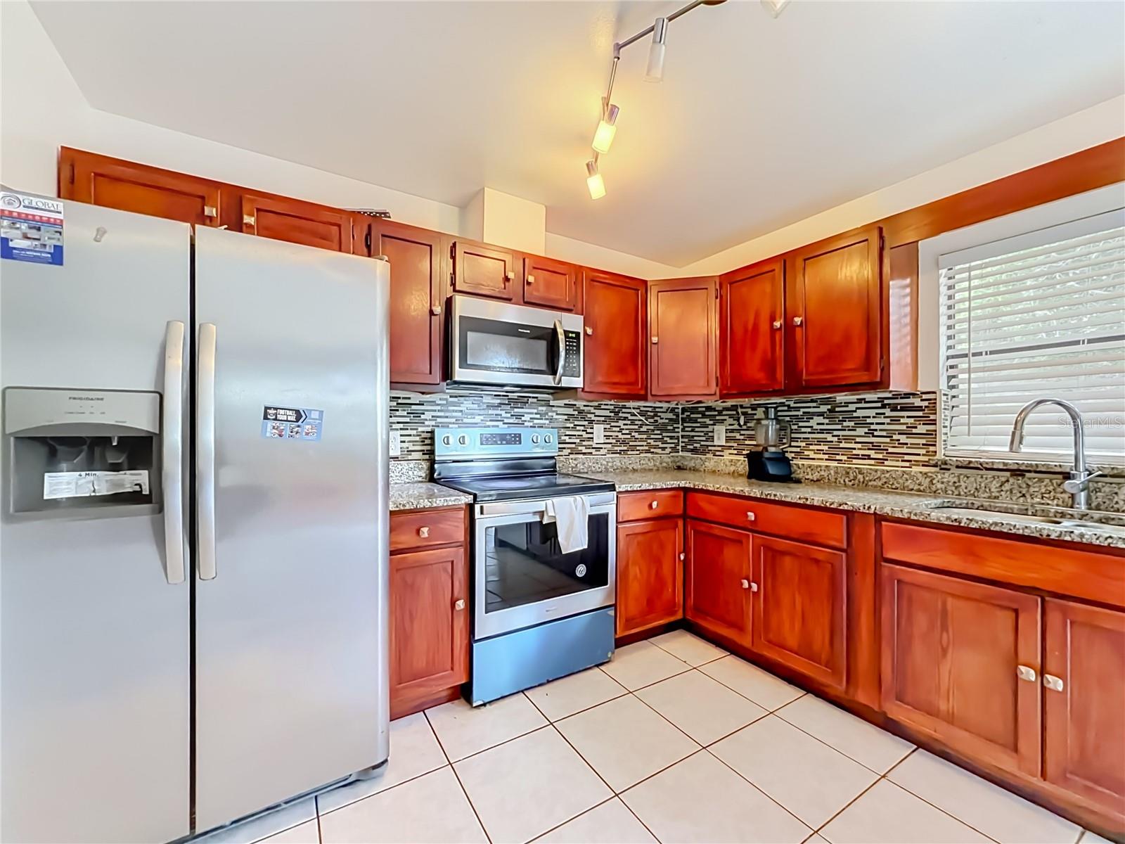 5470 Higgins Way Property Photo 14