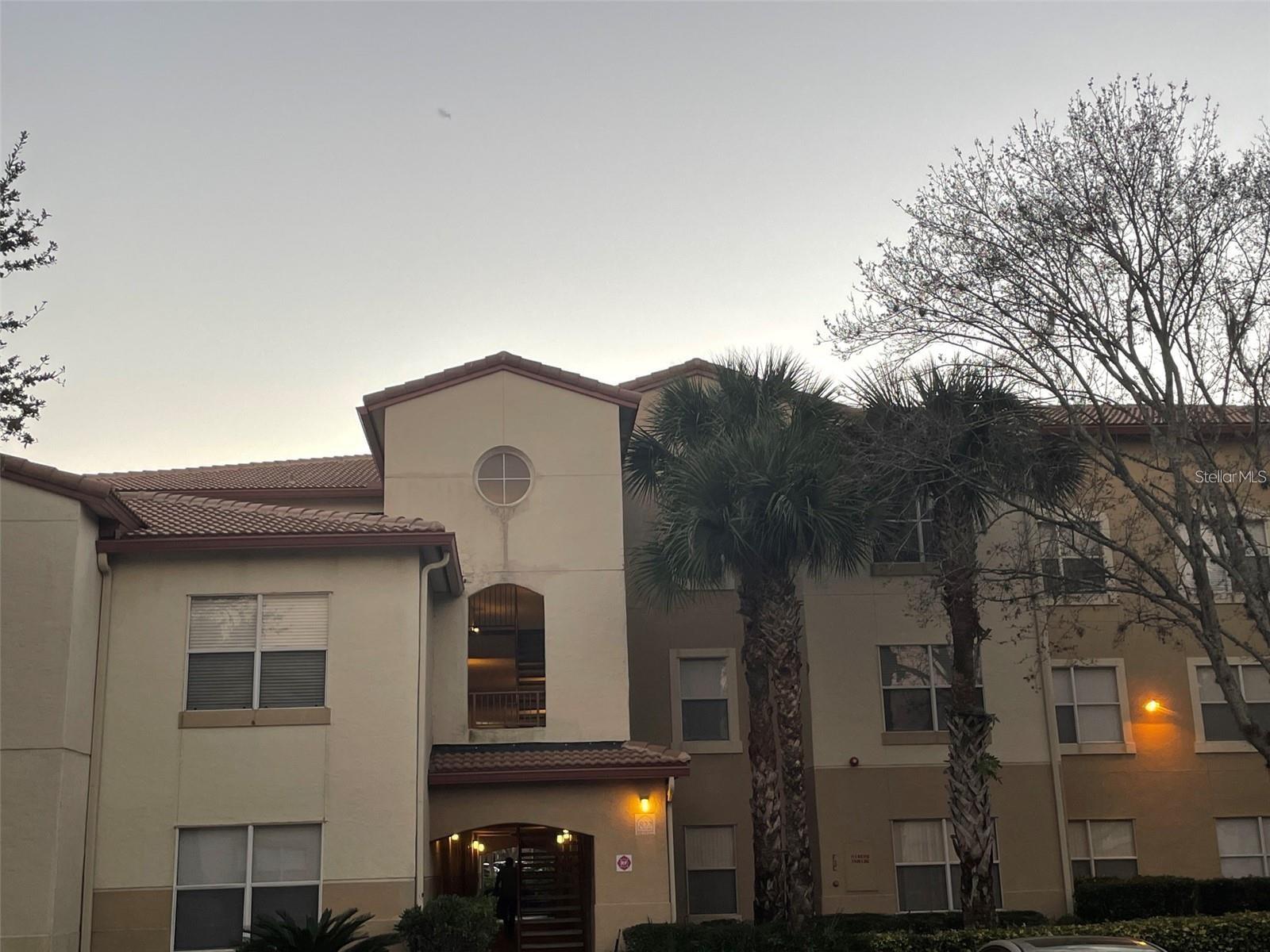 822 CAMARGO WAY #211 Property Photo 1