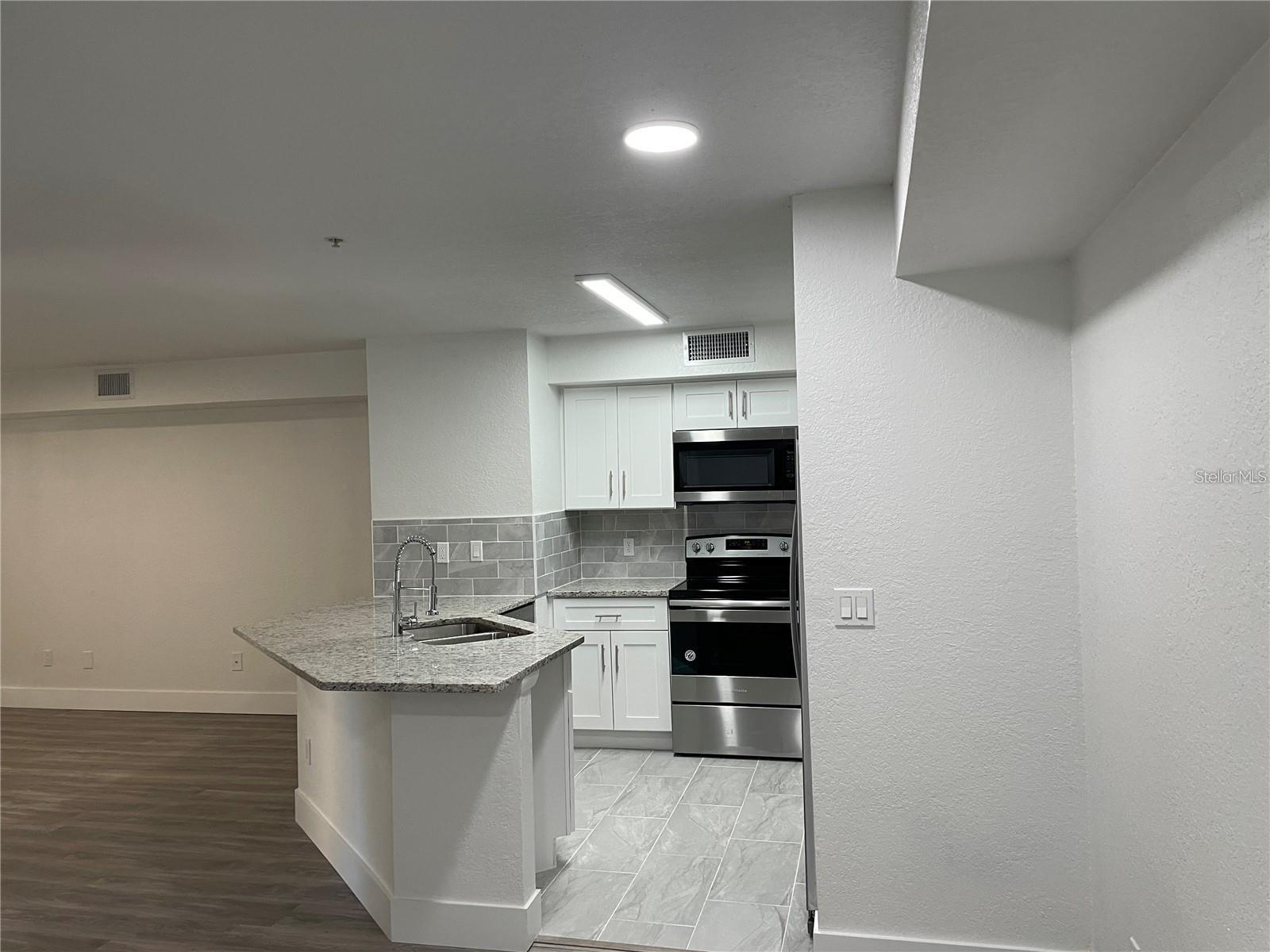 822 Camargo Way #211 Property Photo 7