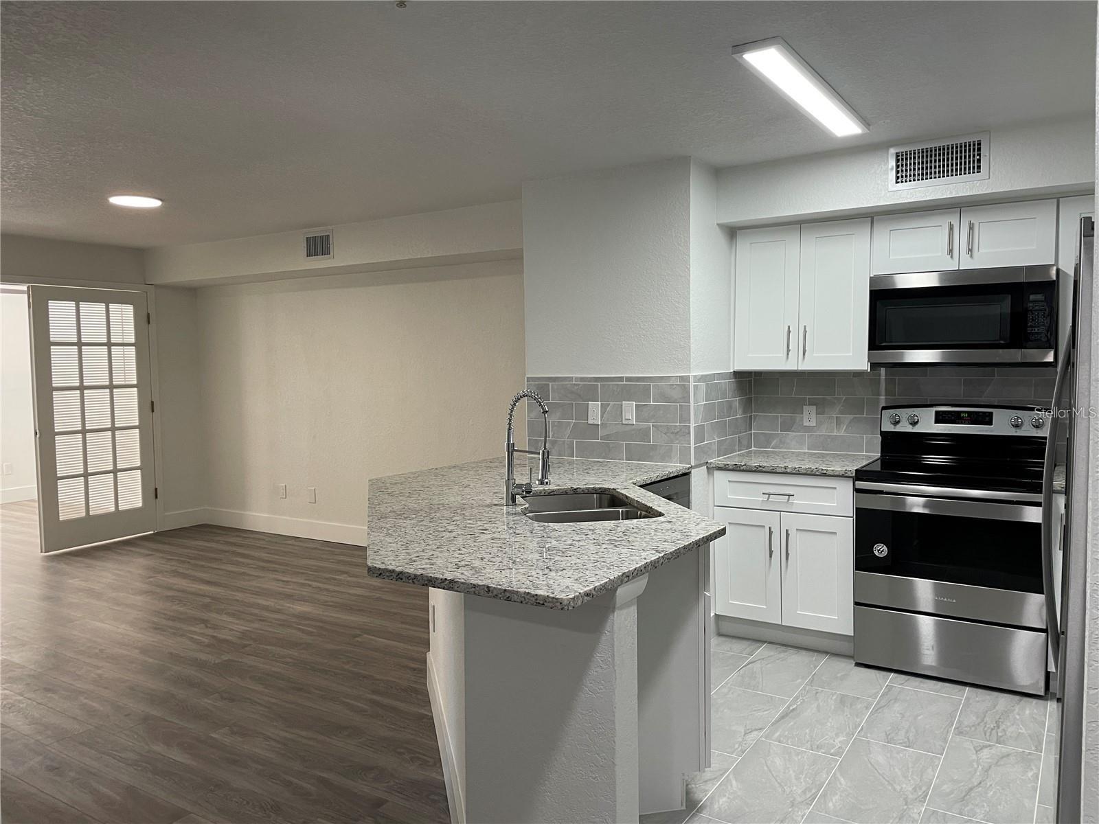 822 Camargo Way #211 Property Photo 8