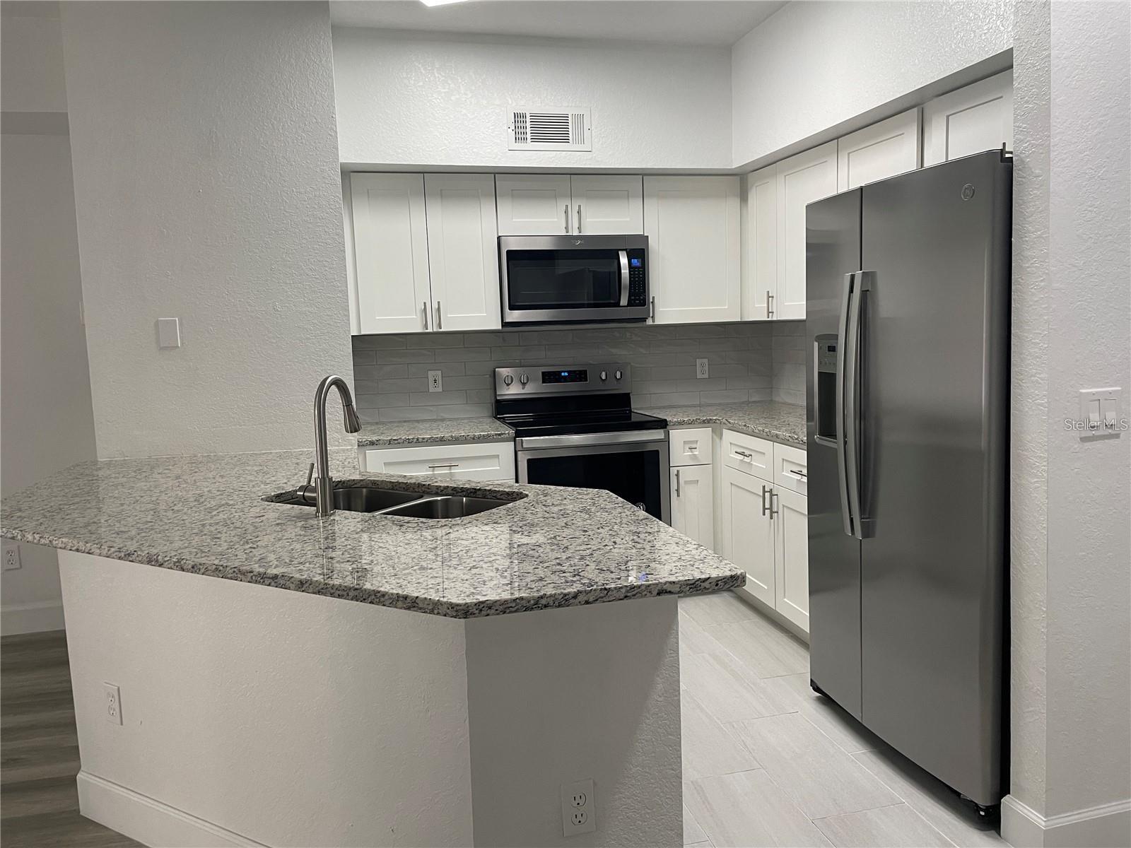 822 Camargo Way #211 Property Photo 9