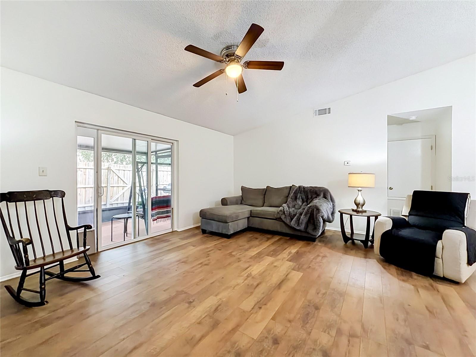 107 Long Leaf Pine Cir Property Photo 6