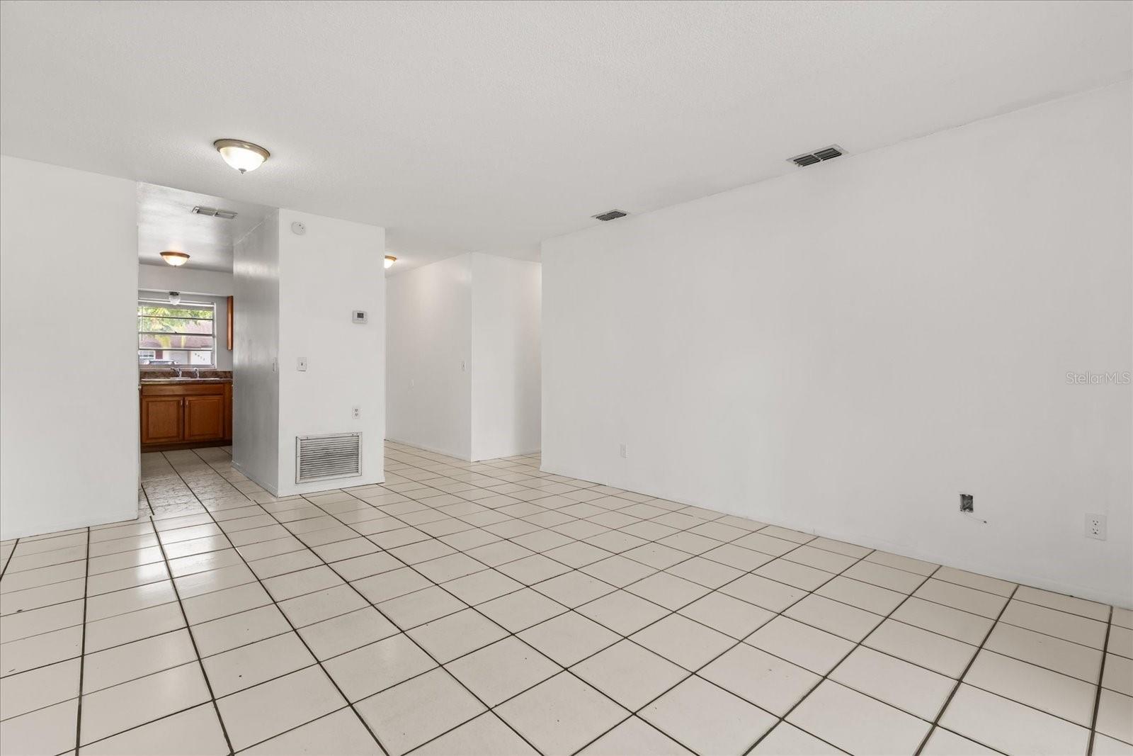 6921 Longmeade Ln Property Photo 4