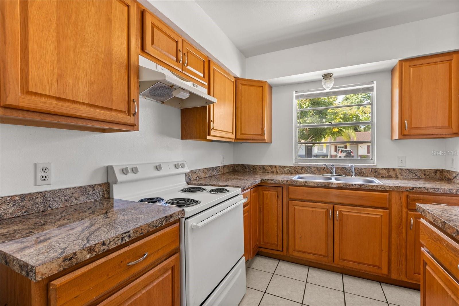 6921 Longmeade Ln Property Photo 6
