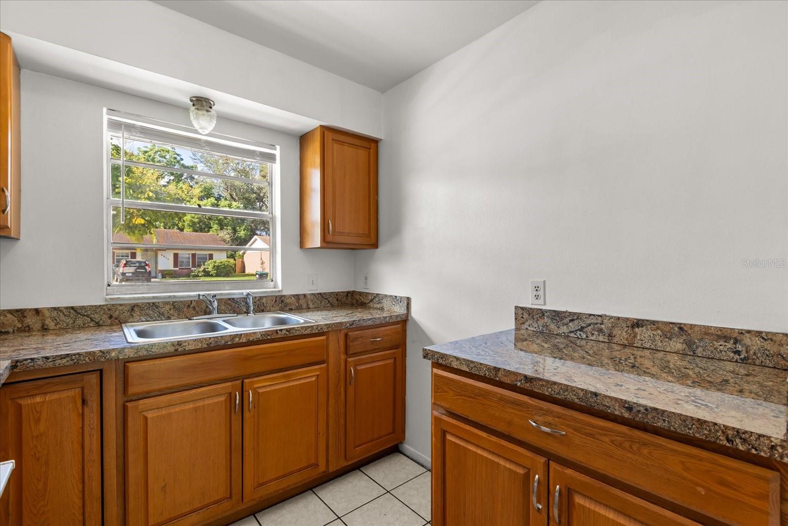 6921 Longmeade Ln Property Photo 8