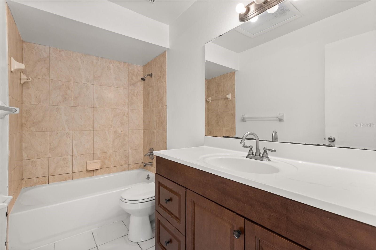 6921 Longmeade Ln Property Photo 9