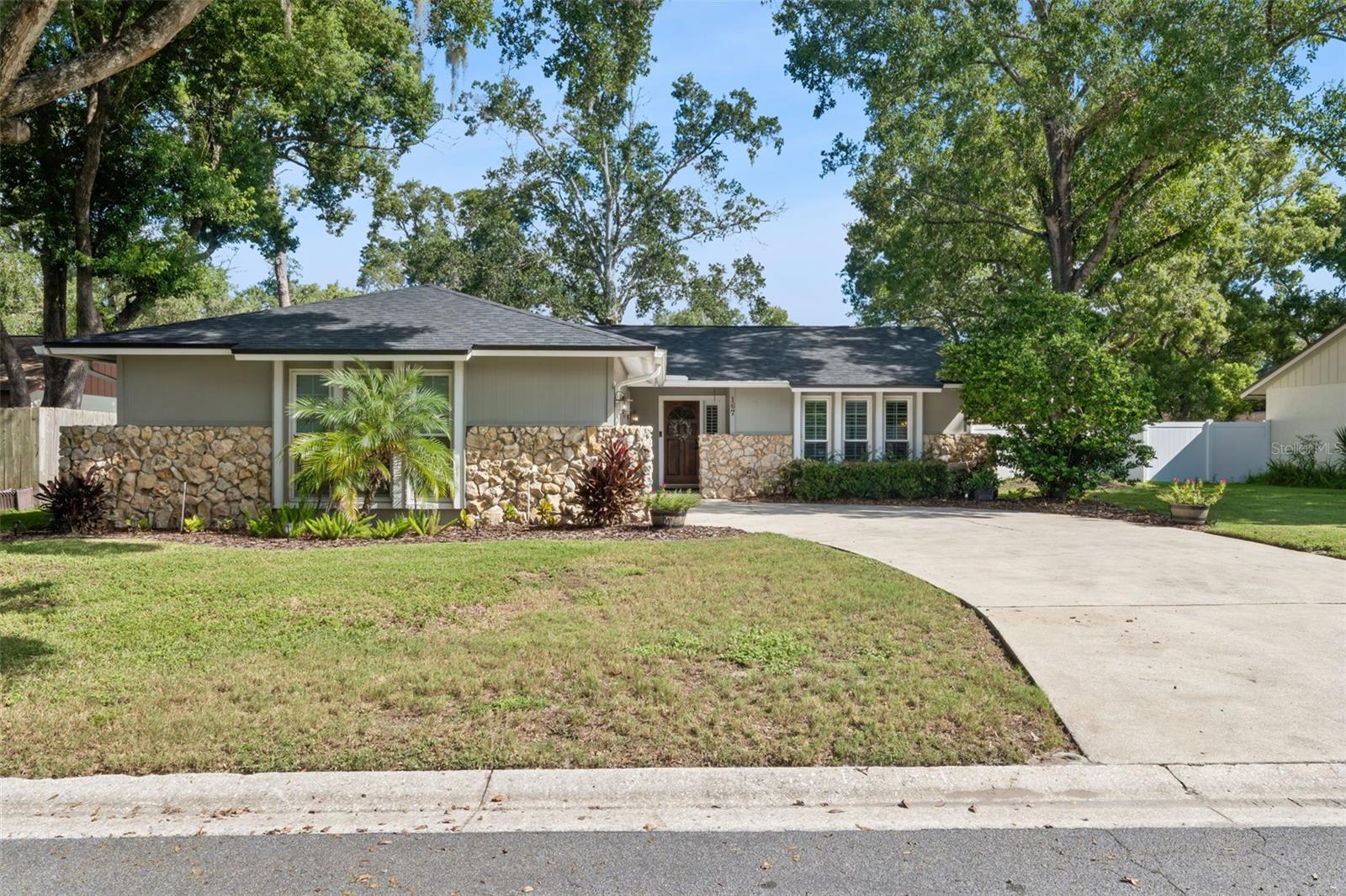 167 Holderness Dr Property Photo 1