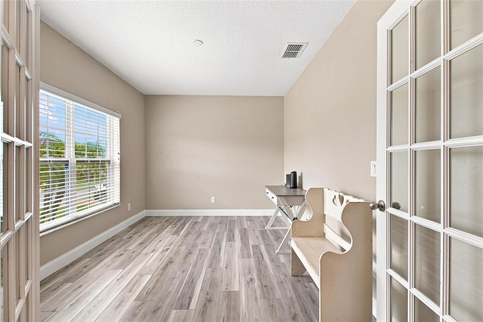 10254 Lenox St Property Photo 6