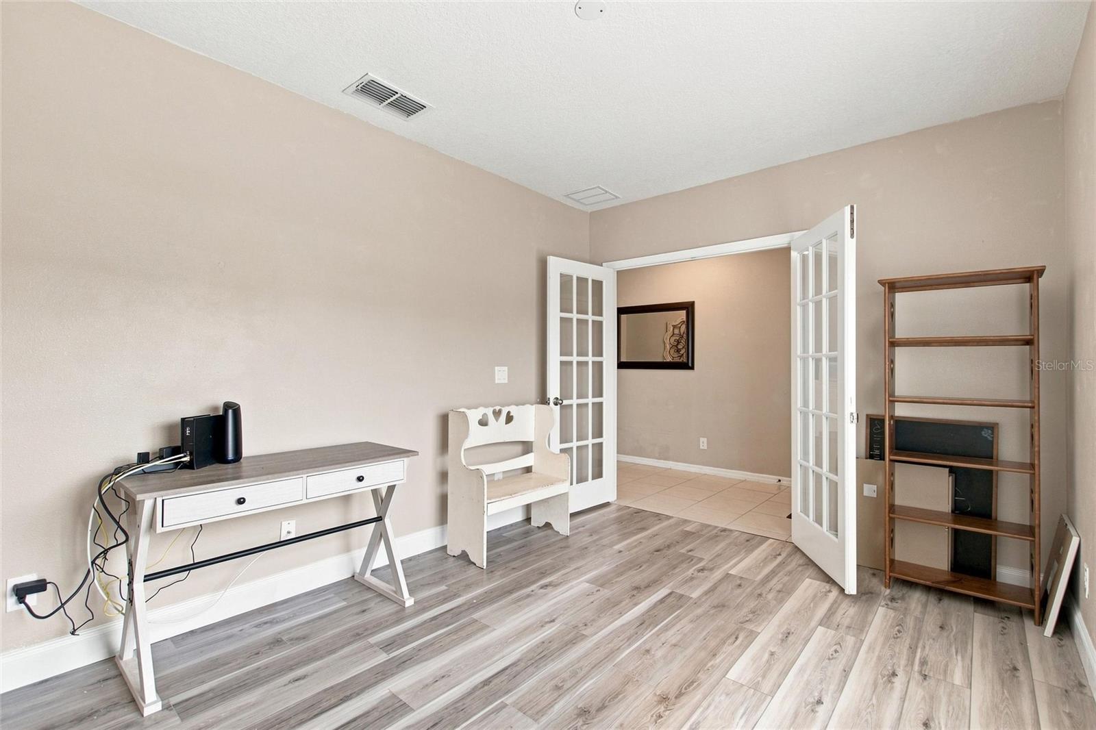10254 Lenox St Property Photo 8