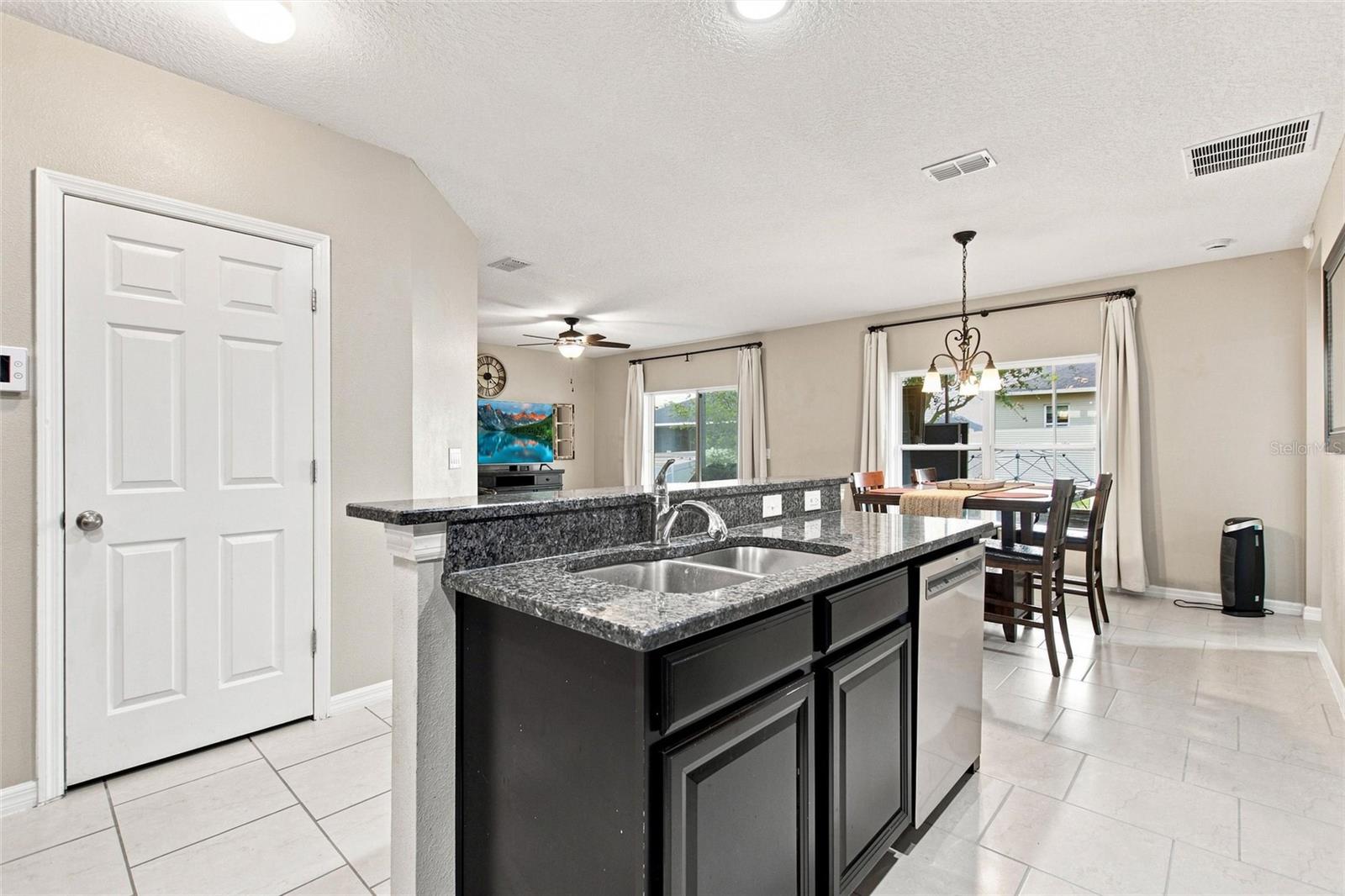 10254 Lenox St Property Photo 20