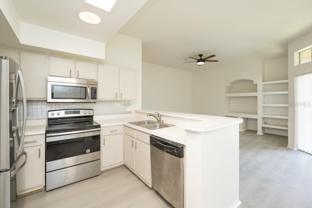 7230 Westpointe Blvd #1233 Property Photo 8