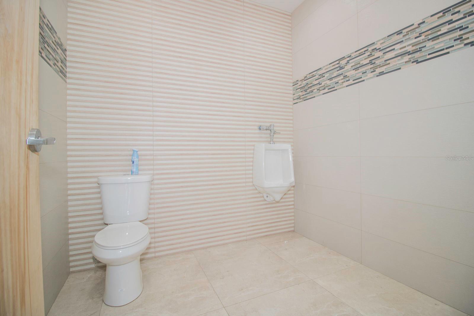 400 N Mills Ave #a Property Photo 6